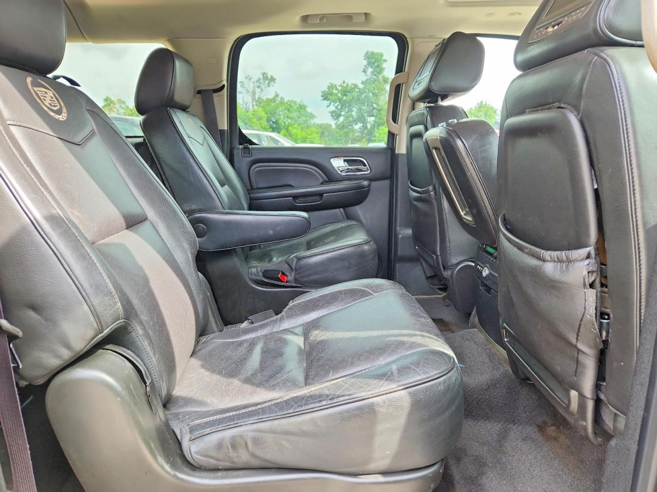 2012 CADILLAC Escalade ESV