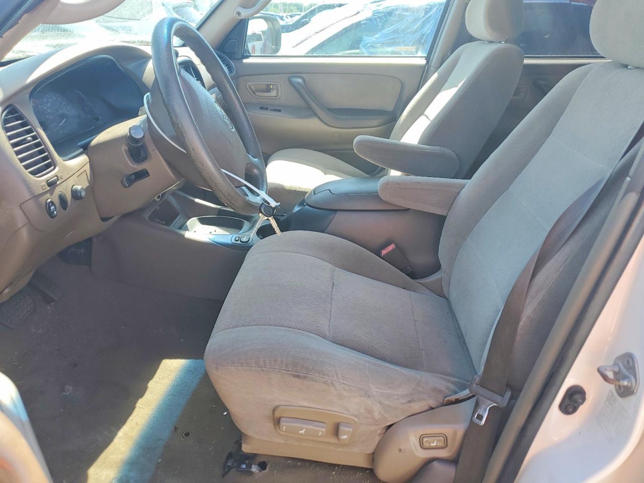 2003 TOYOTA Sequoia
