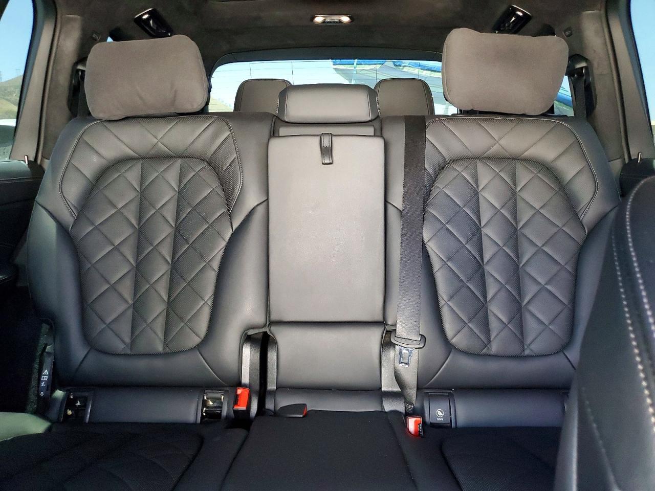 2023 BMW X7