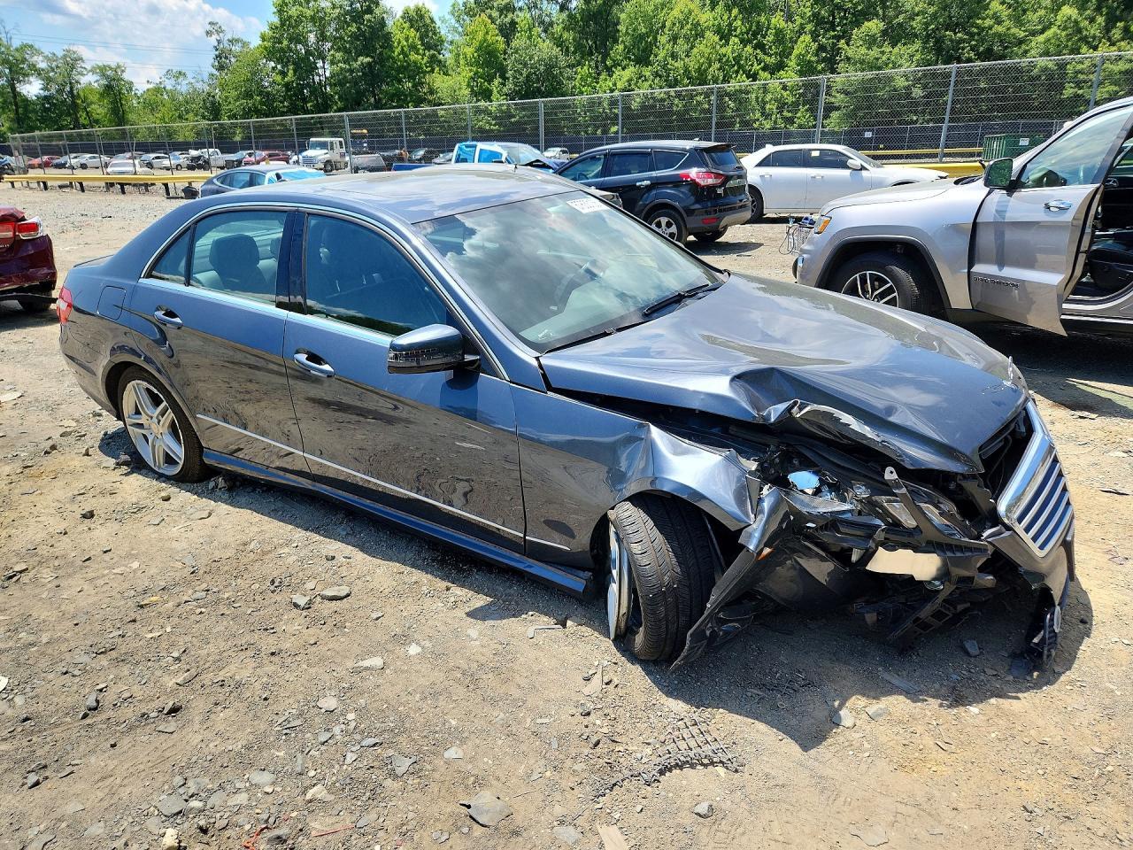 2013 MERCEDES-BENZ E-Class