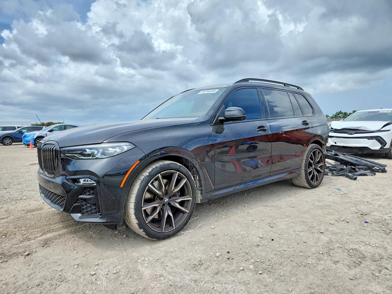 2022 BMW X7