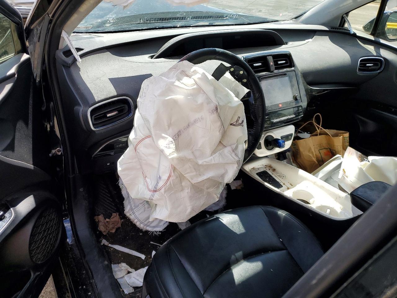 2017 TOYOTA PRIUS
