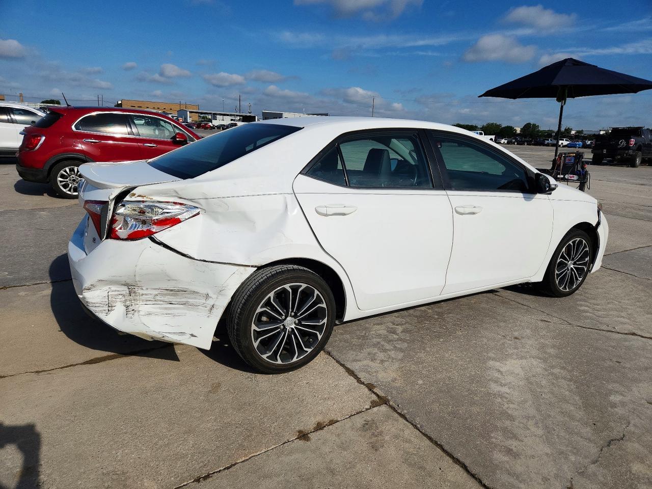 2015 TOYOTA COROLLA