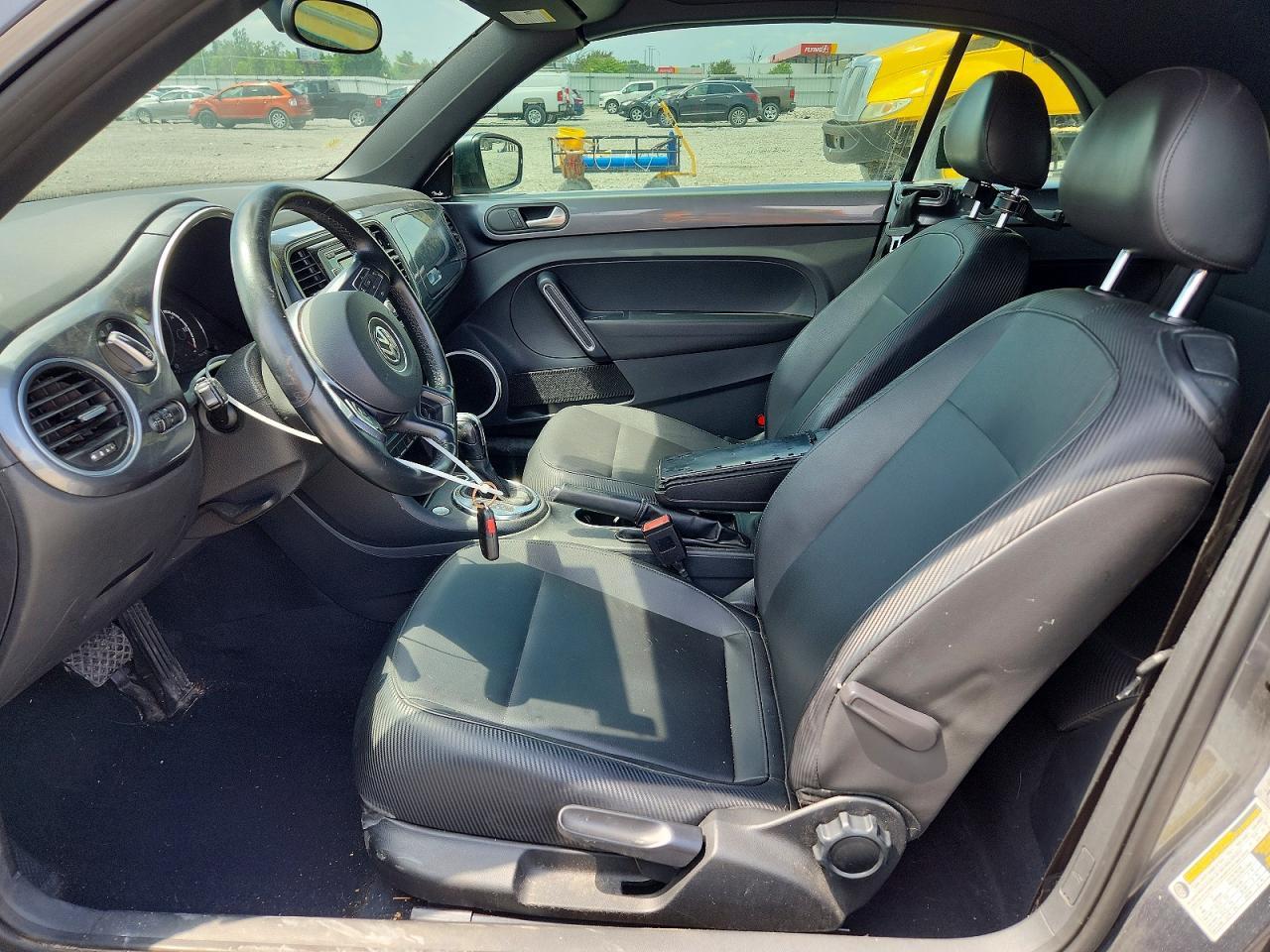 2013 VOLKSWAGEN Beetle