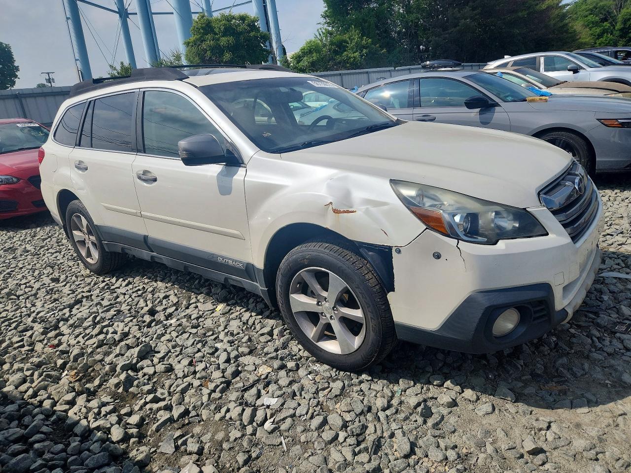 2013 SUBARU Outback