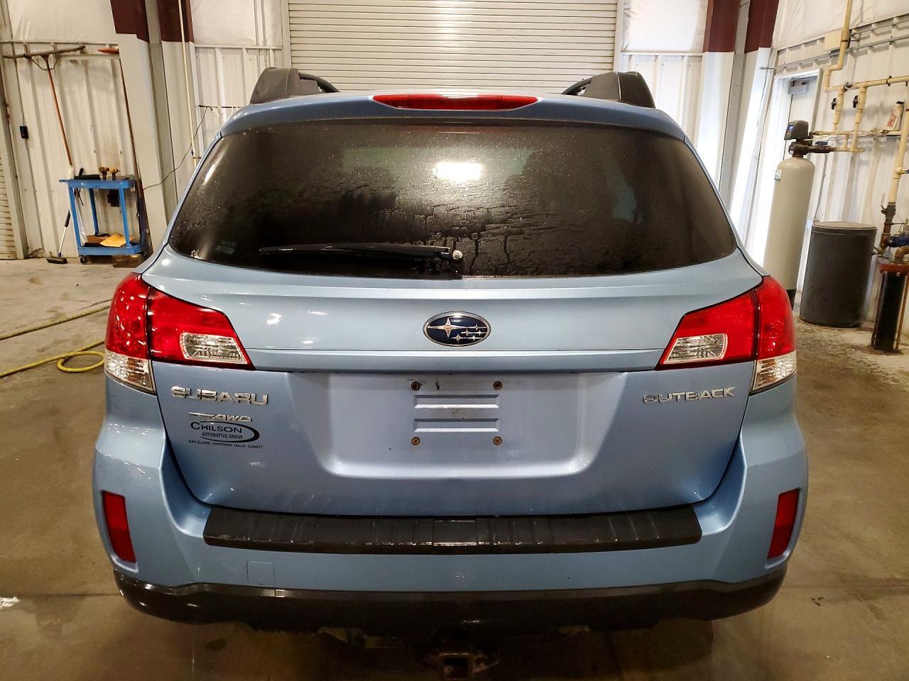 2010 SUBARU Outback