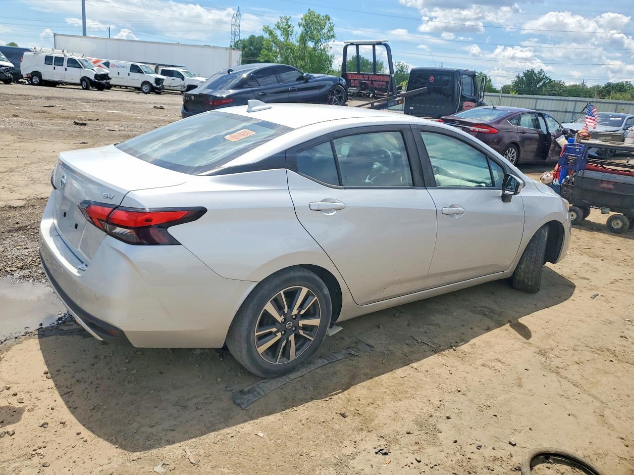 2021 NISSAN VERSA