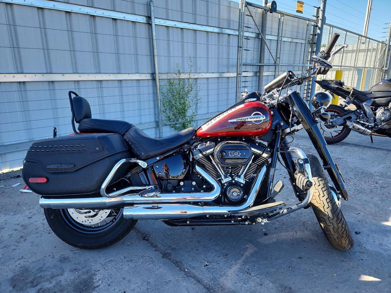 2019 HARLEY-DAVIDSON FLHCS