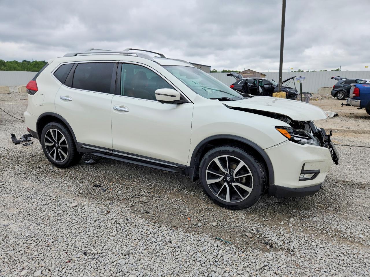 2017 NISSAN ROGUE