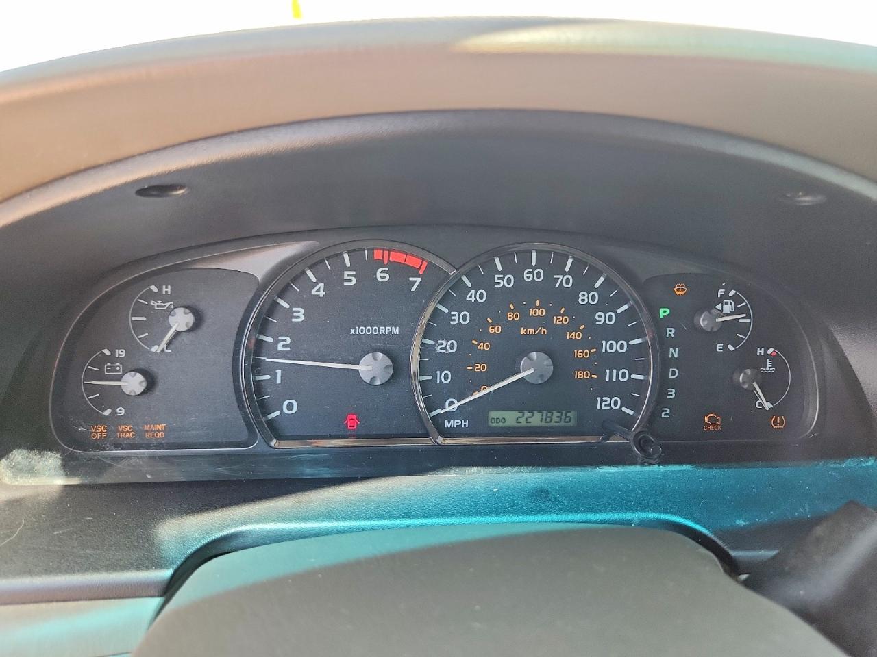2005 TOYOTA Sequoia