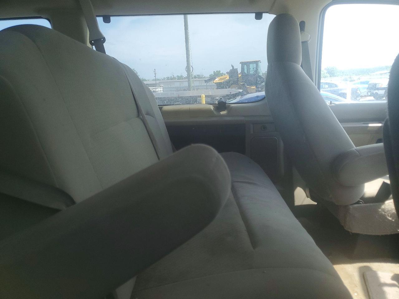 2009 FORD Econoline E350