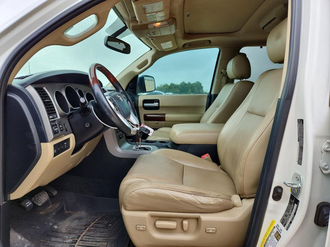 2015 TOYOTA Sequoia