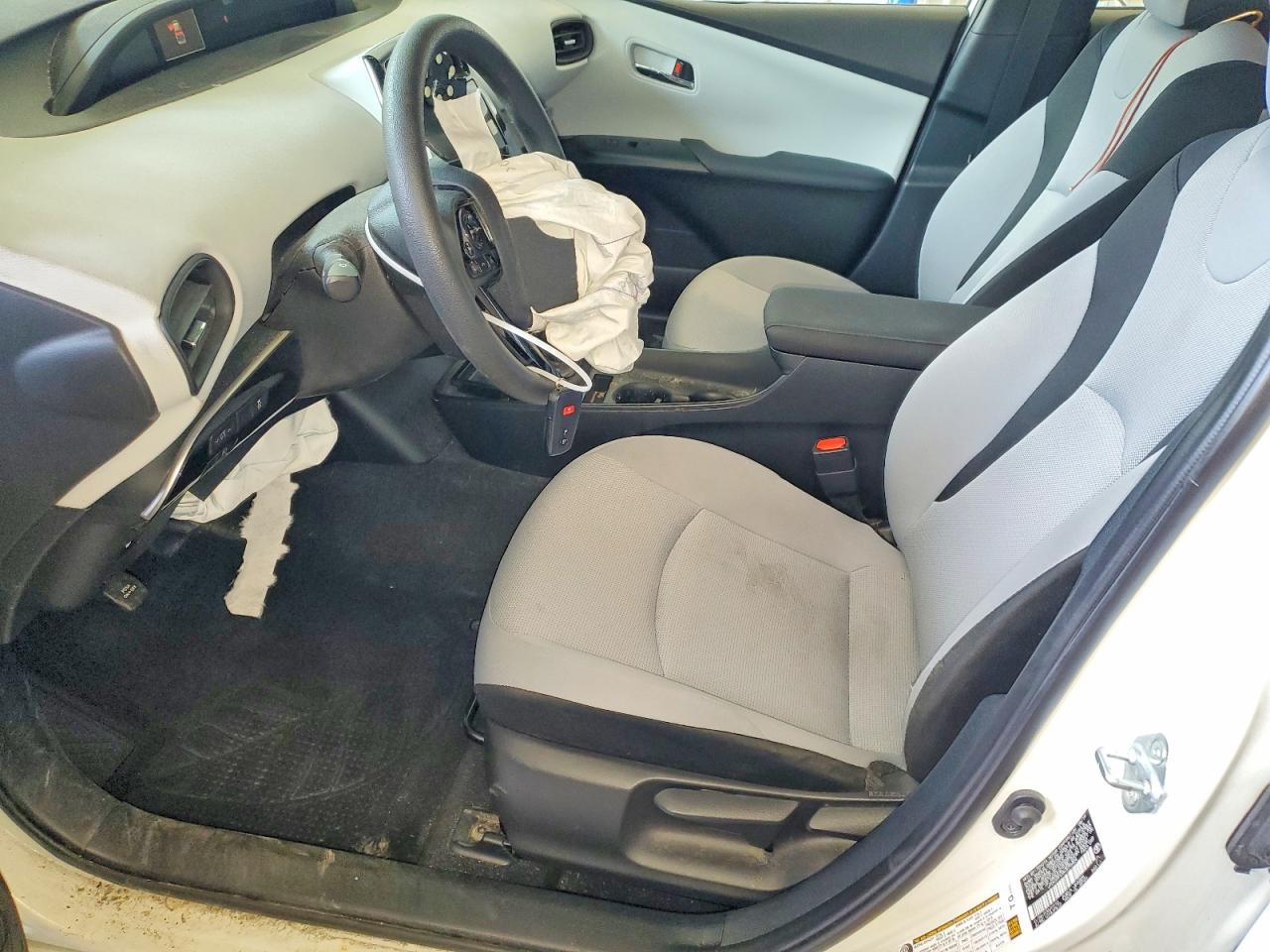 2019 TOYOTA PRIUS