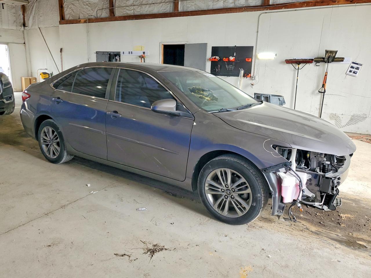 2016 TOYOTA CAMRY