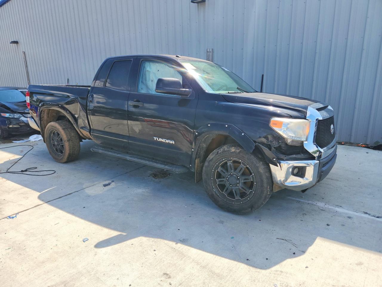 2017 TOYOTA TUNDRA