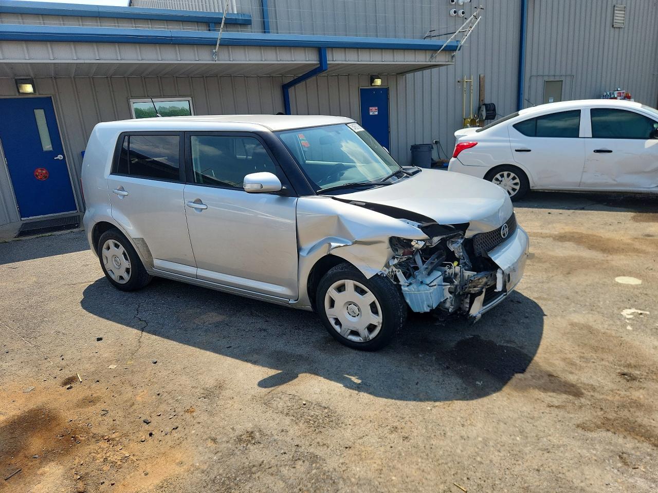 2010 TOYOTA SCION