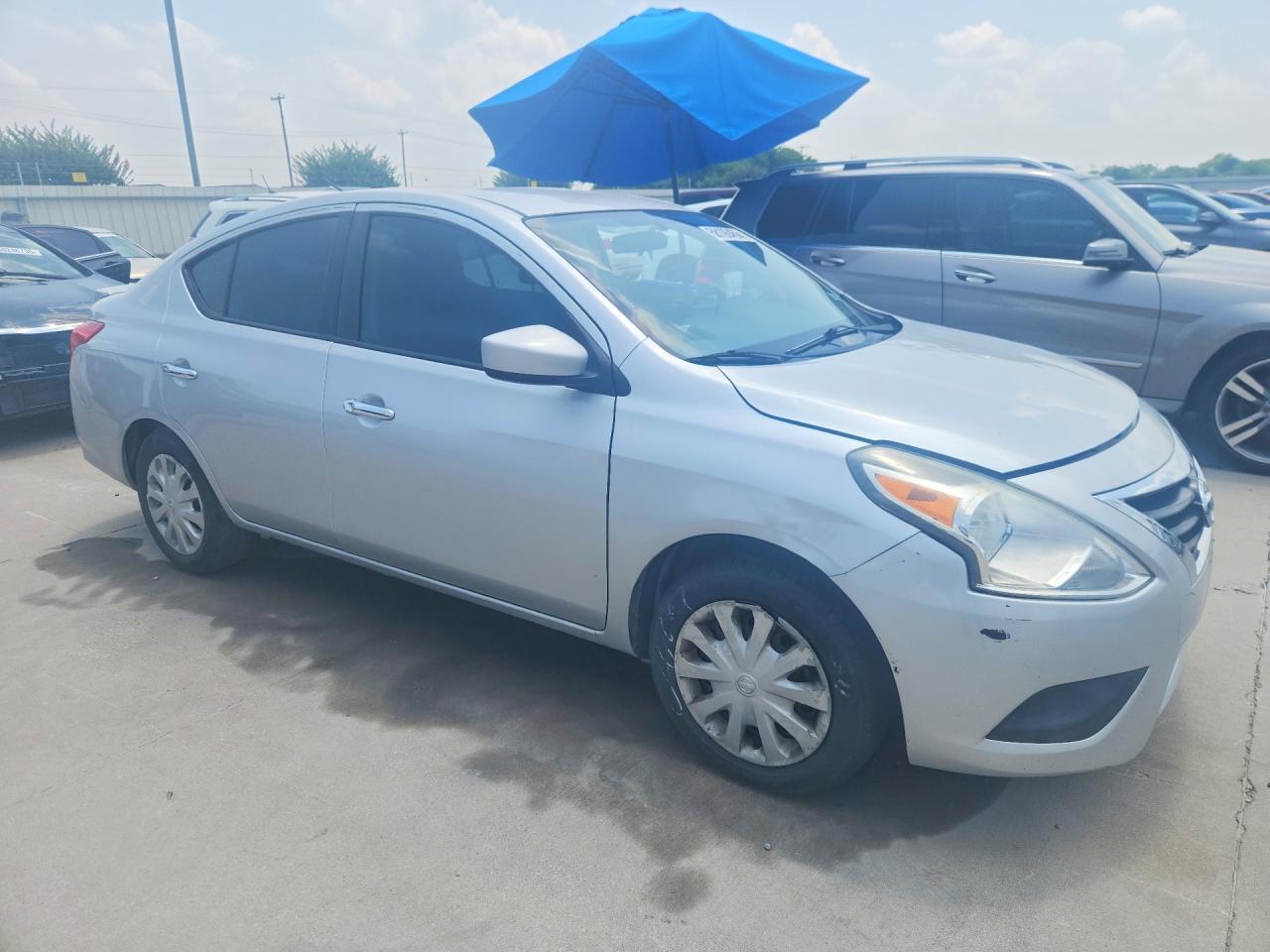 2015 NISSAN VERSA