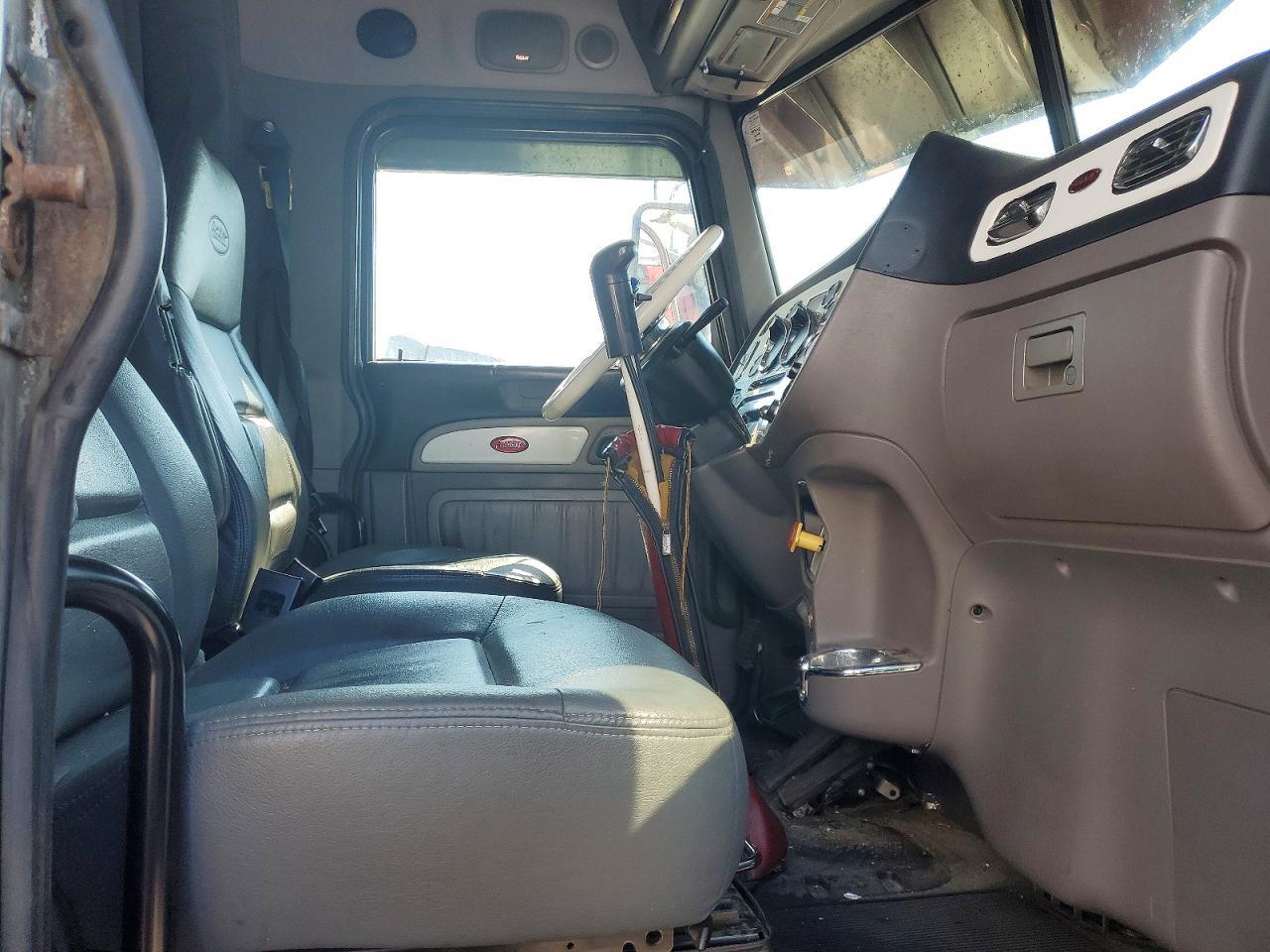 2014 PETERBILT 386