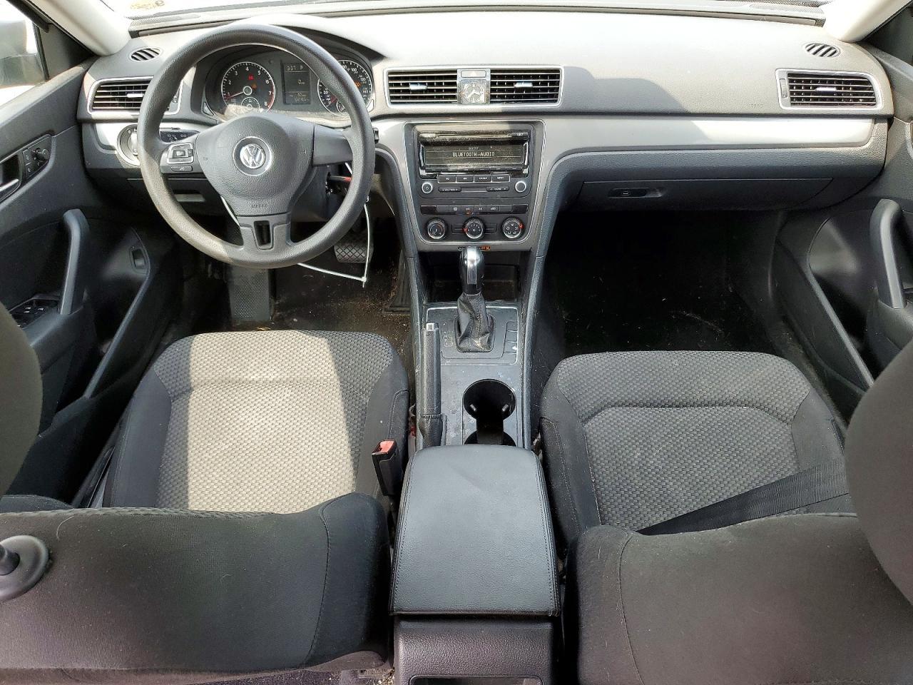 2014 VOLKSWAGEN Passat