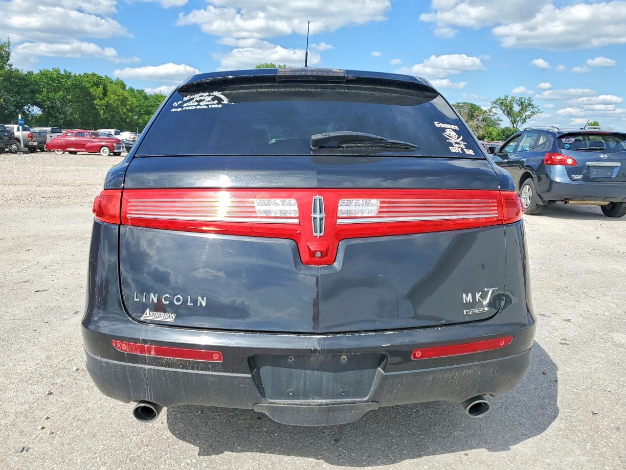 2013 LINCOLN MKT