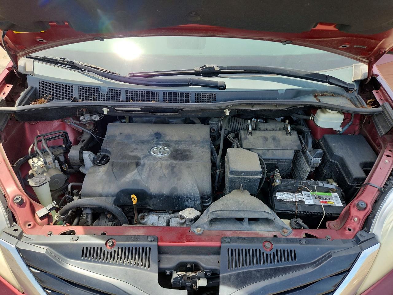 2012 TOYOTA SIENNA
