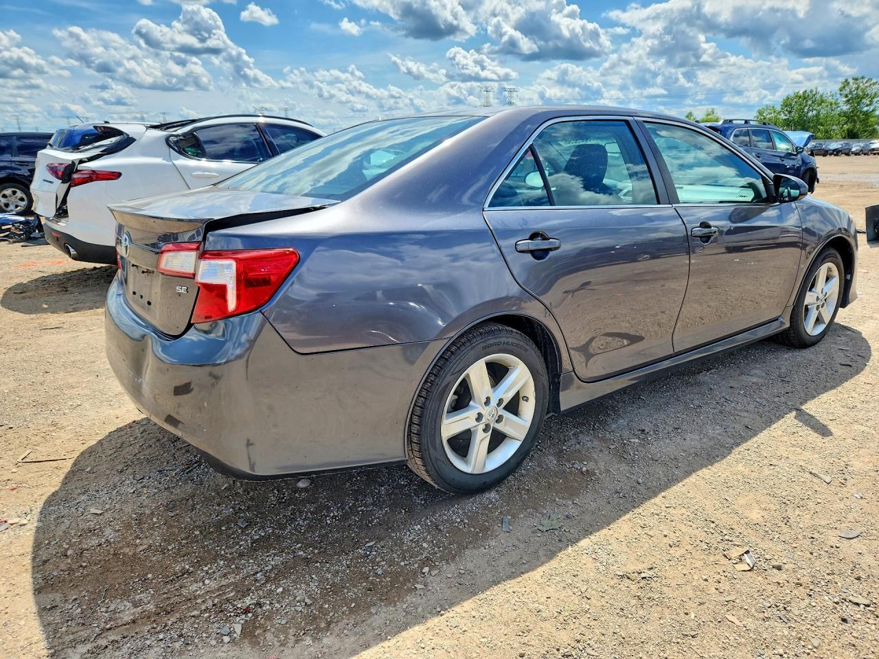 2014 TOYOTA CAMRY