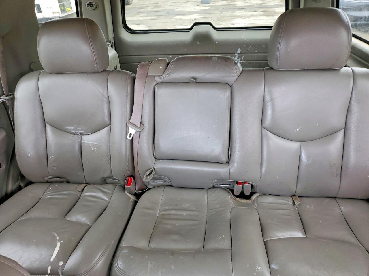 2004 CHEVROLET Tahoe