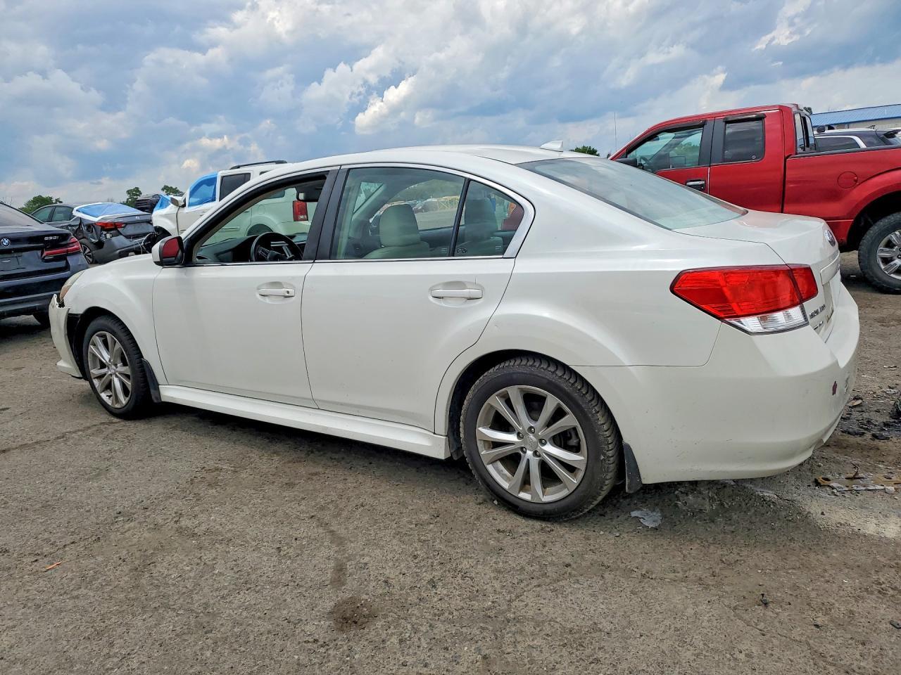 2014 SUBARU Legacy