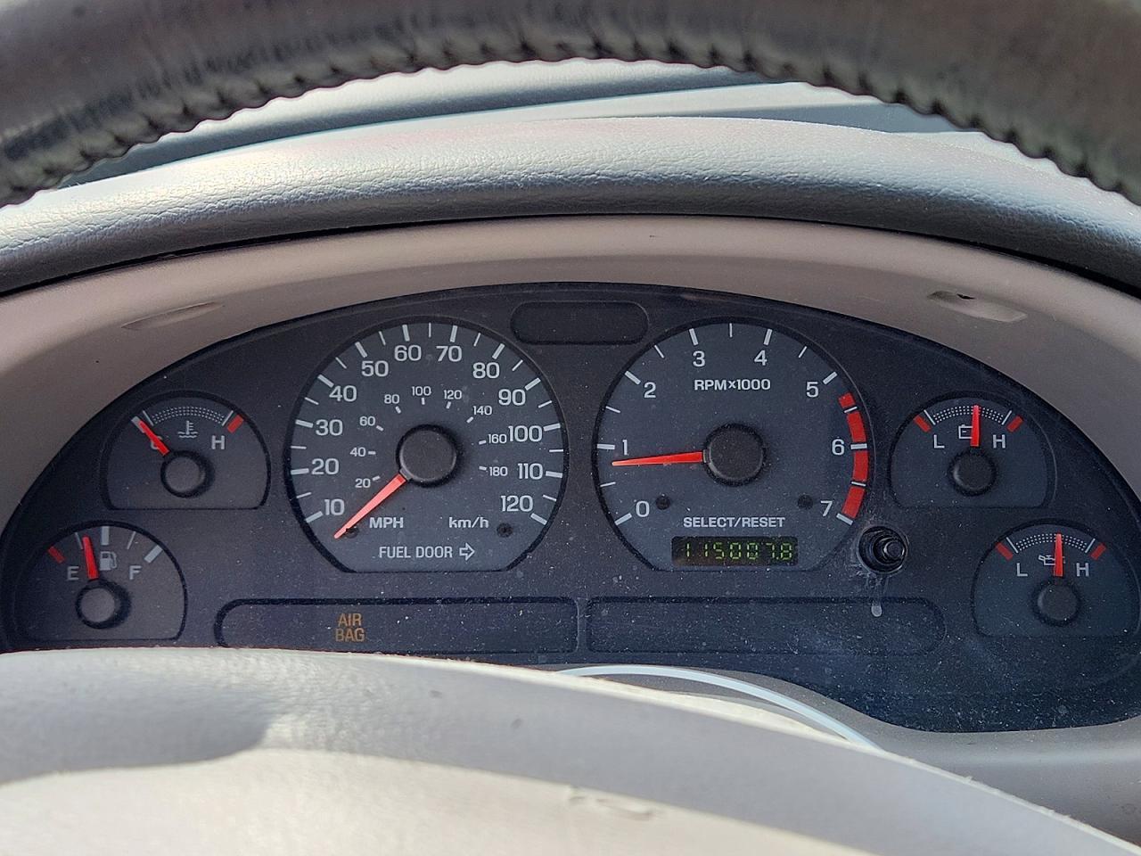2004 FORD MUSTANG