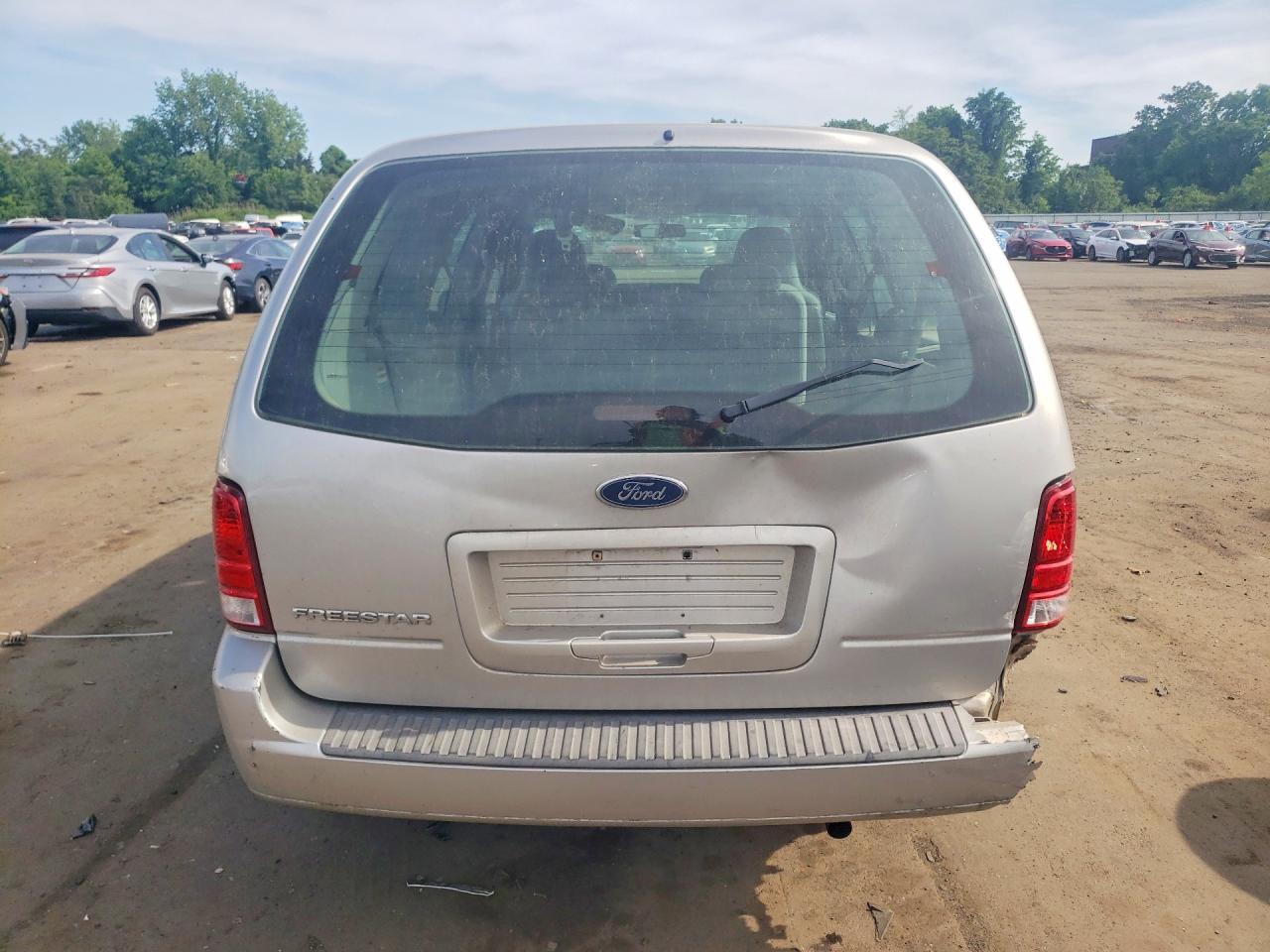 2004 FORD Freestar