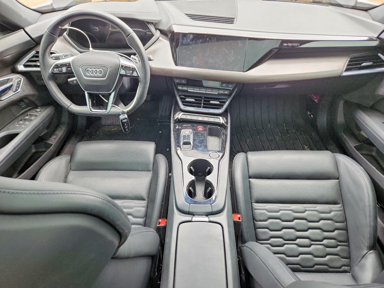 2022 AUDI e-tron GT