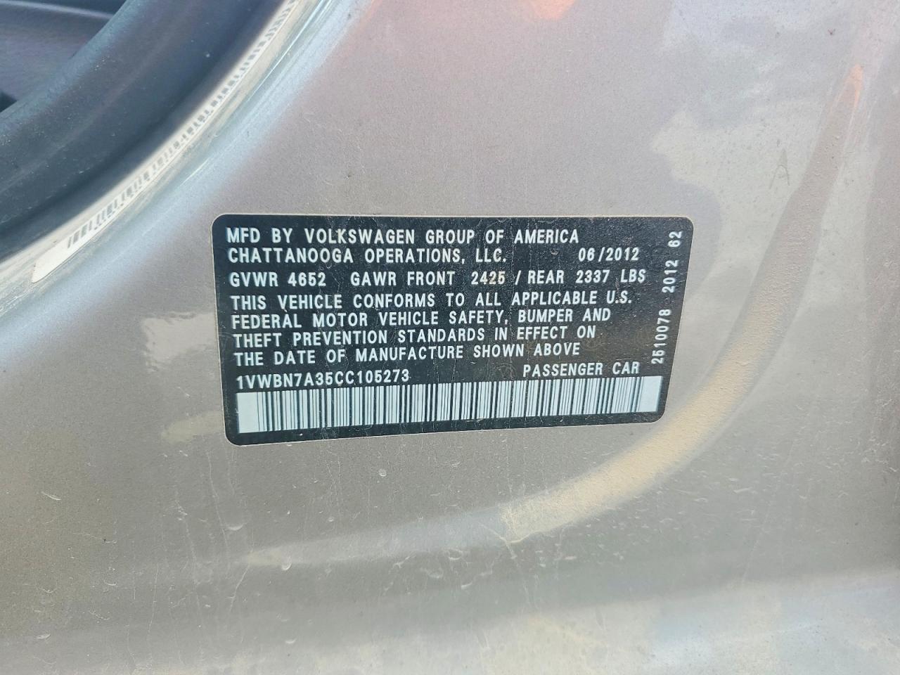 2012 VOLKSWAGEN Passat