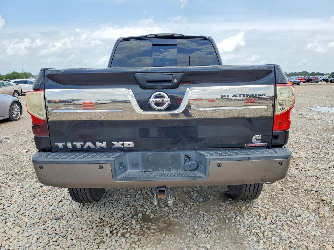 2016 NISSAN Titan