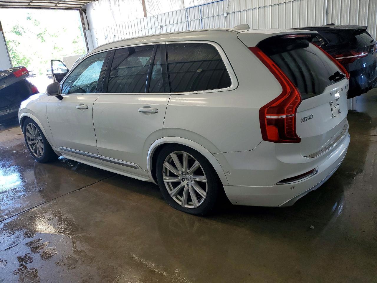 2017 VOLVO XC90