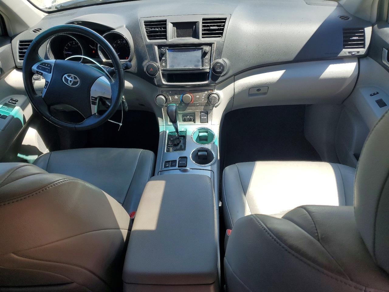 2013 TOYOTA HIGHLANDER