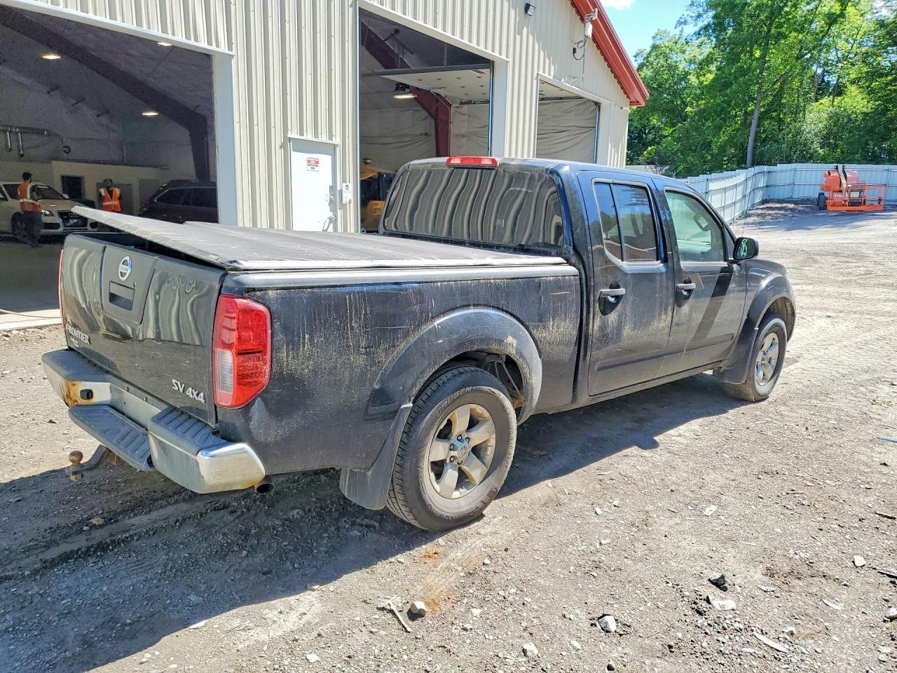 2012 NISSAN Frontier