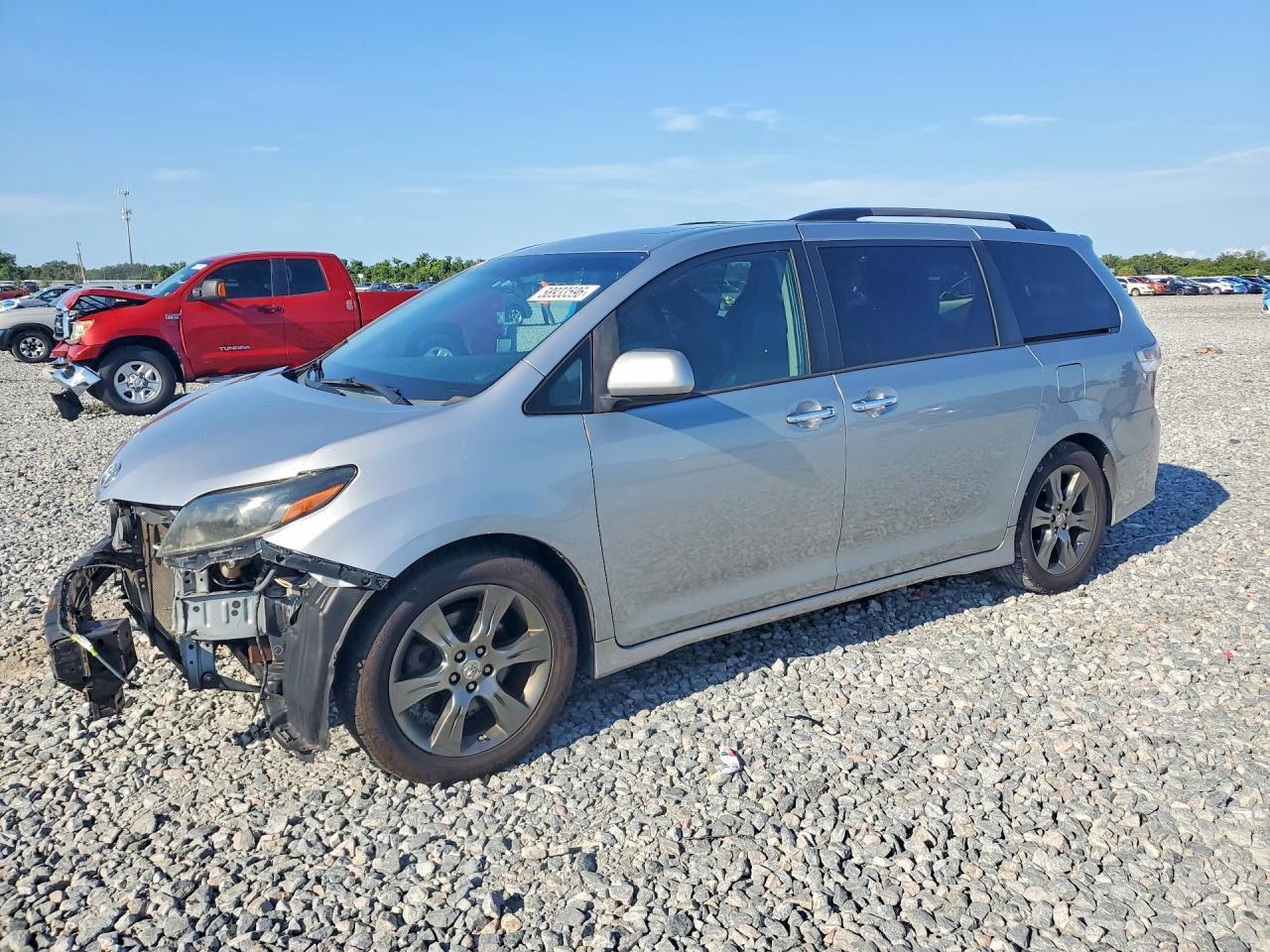2015 TOYOTA SIENNA