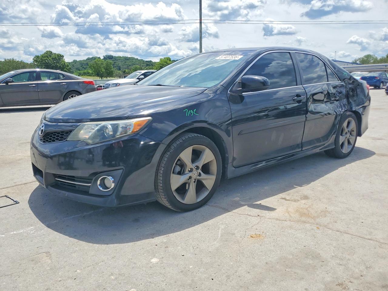 2014 TOYOTA CAMRY
