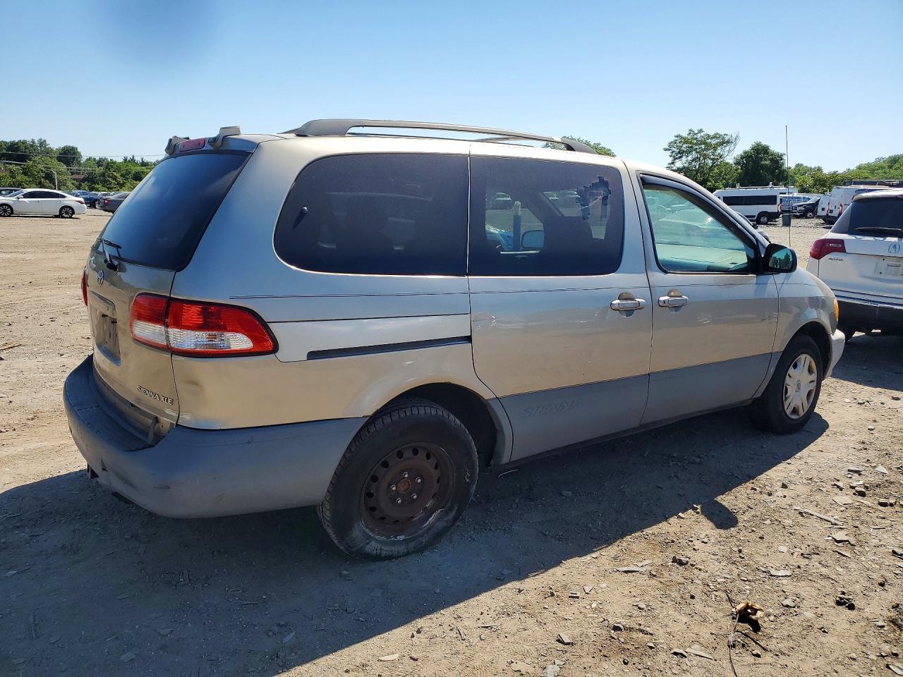 2002 TOYOTA SIENNA