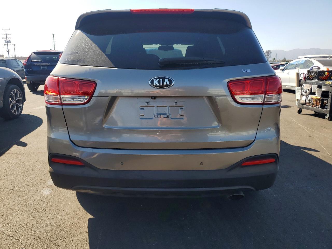 2016 KIA SORENTO