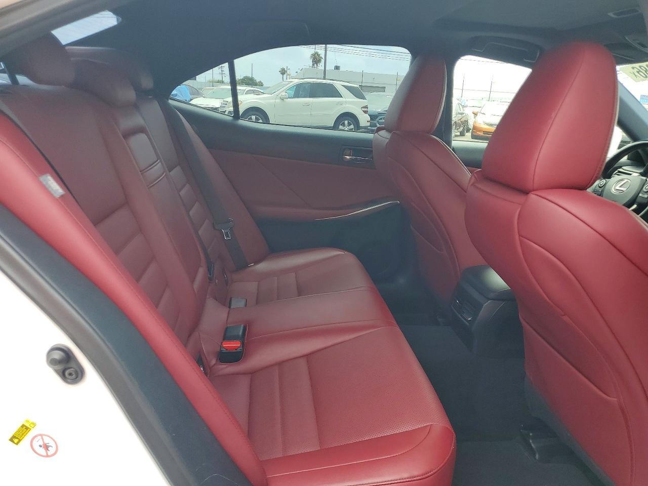 2016 LEXUS IS 200t