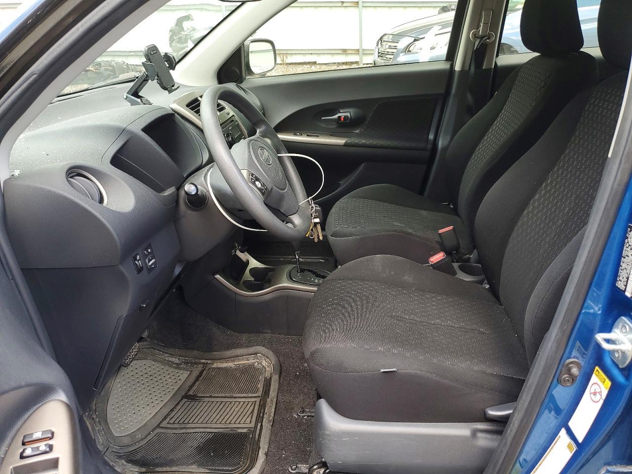 2013 SCION xD