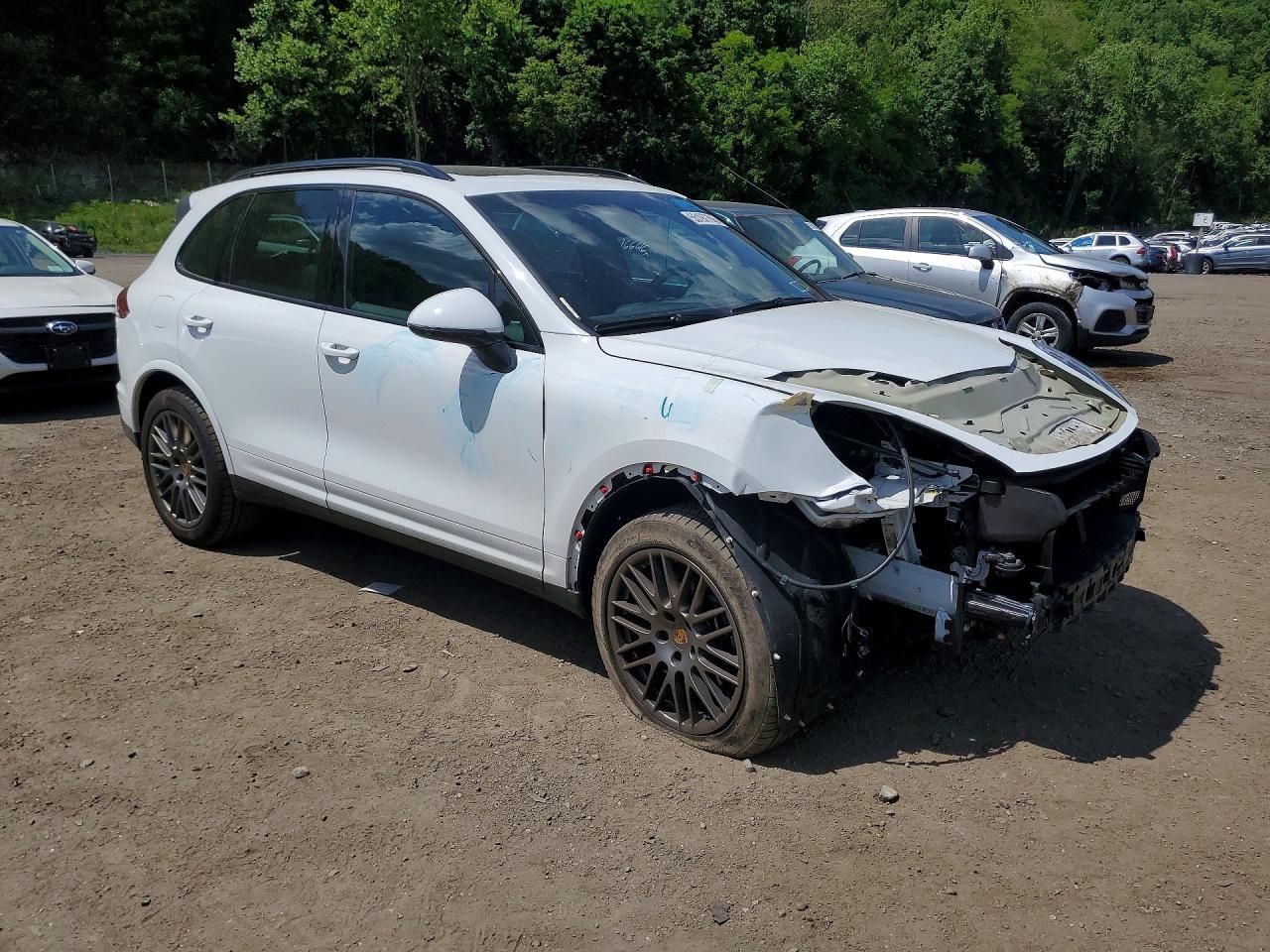 2017 PORSCHE CAYENNE