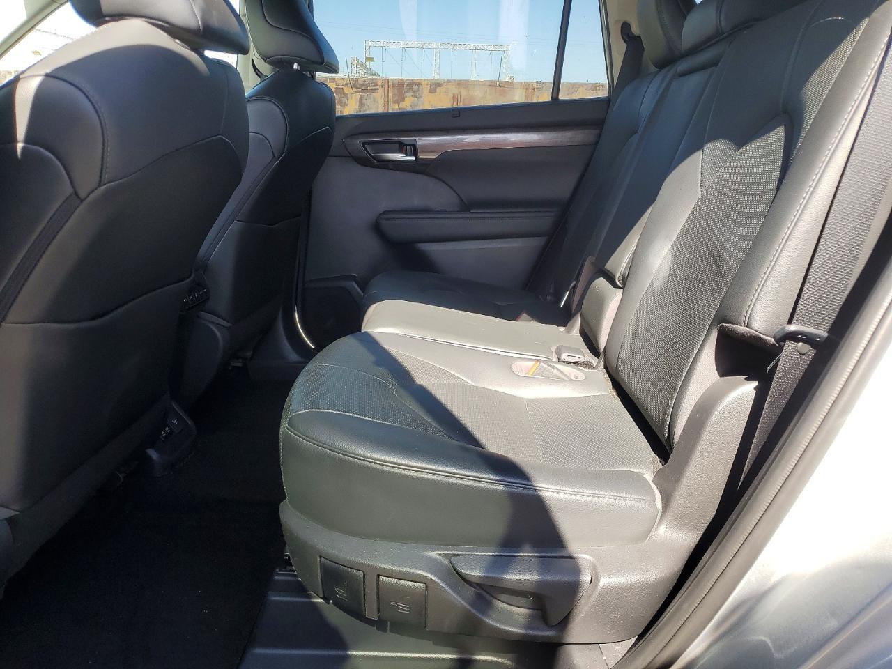 2020 TOYOTA HIGHLANDER