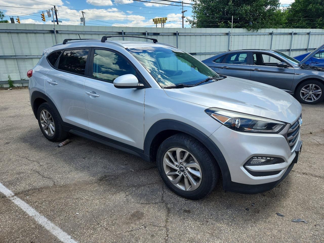2016 HYUNDAI TUCSON