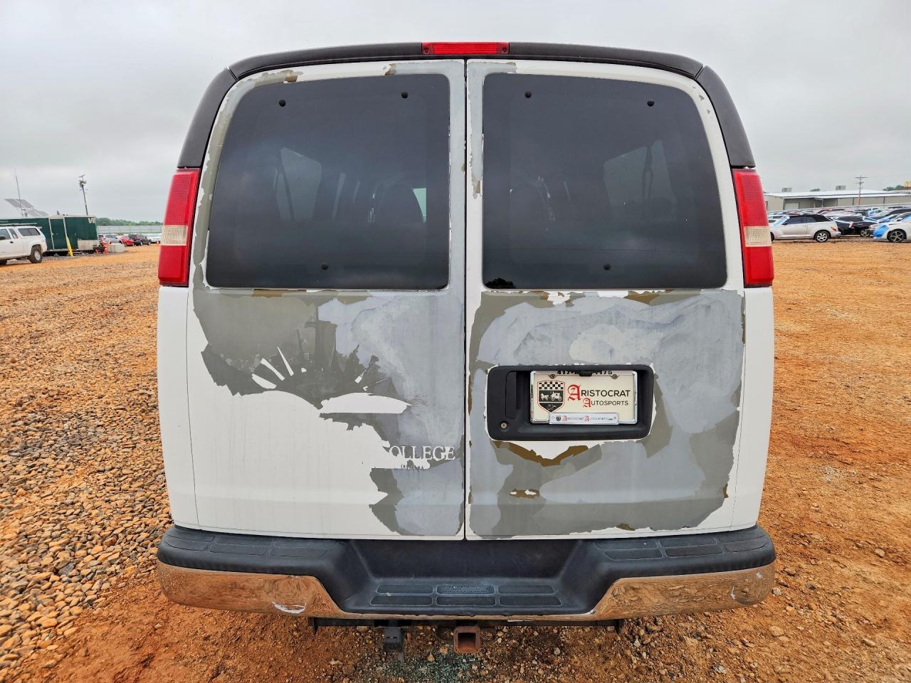 2011 CHEVROLET Express 3500