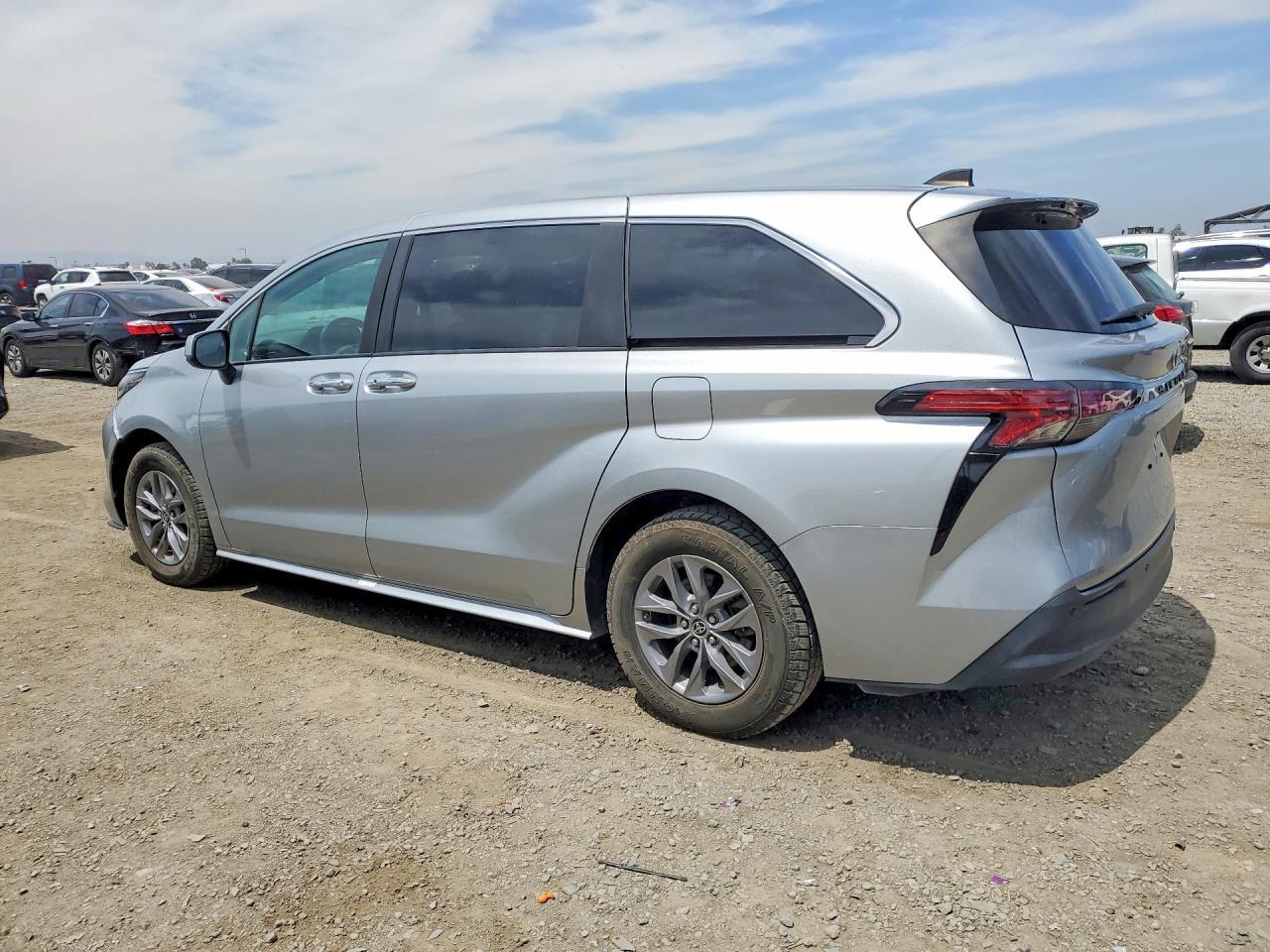 2022 TOYOTA SIENNA