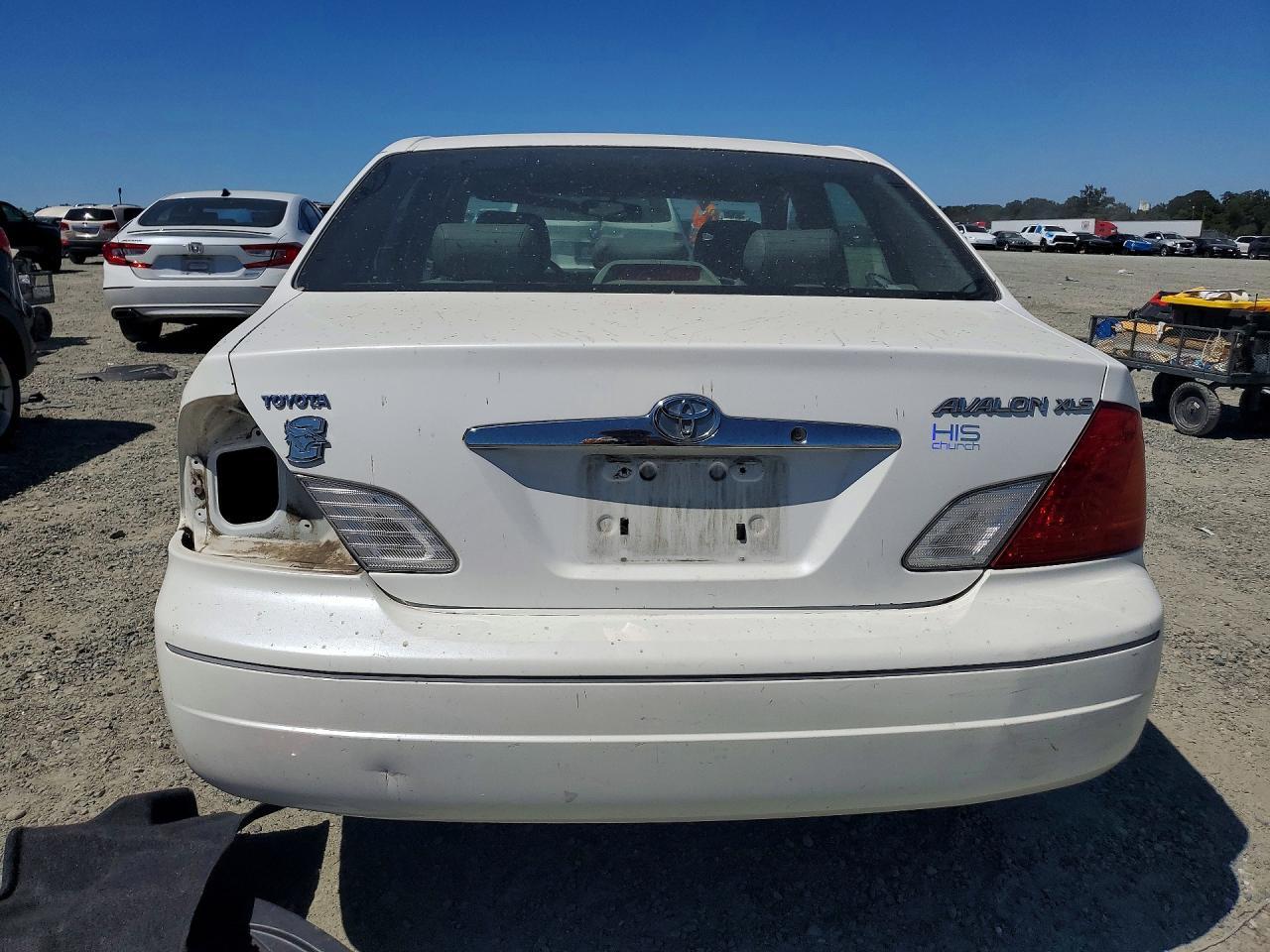2002 TOYOTA Avalon
