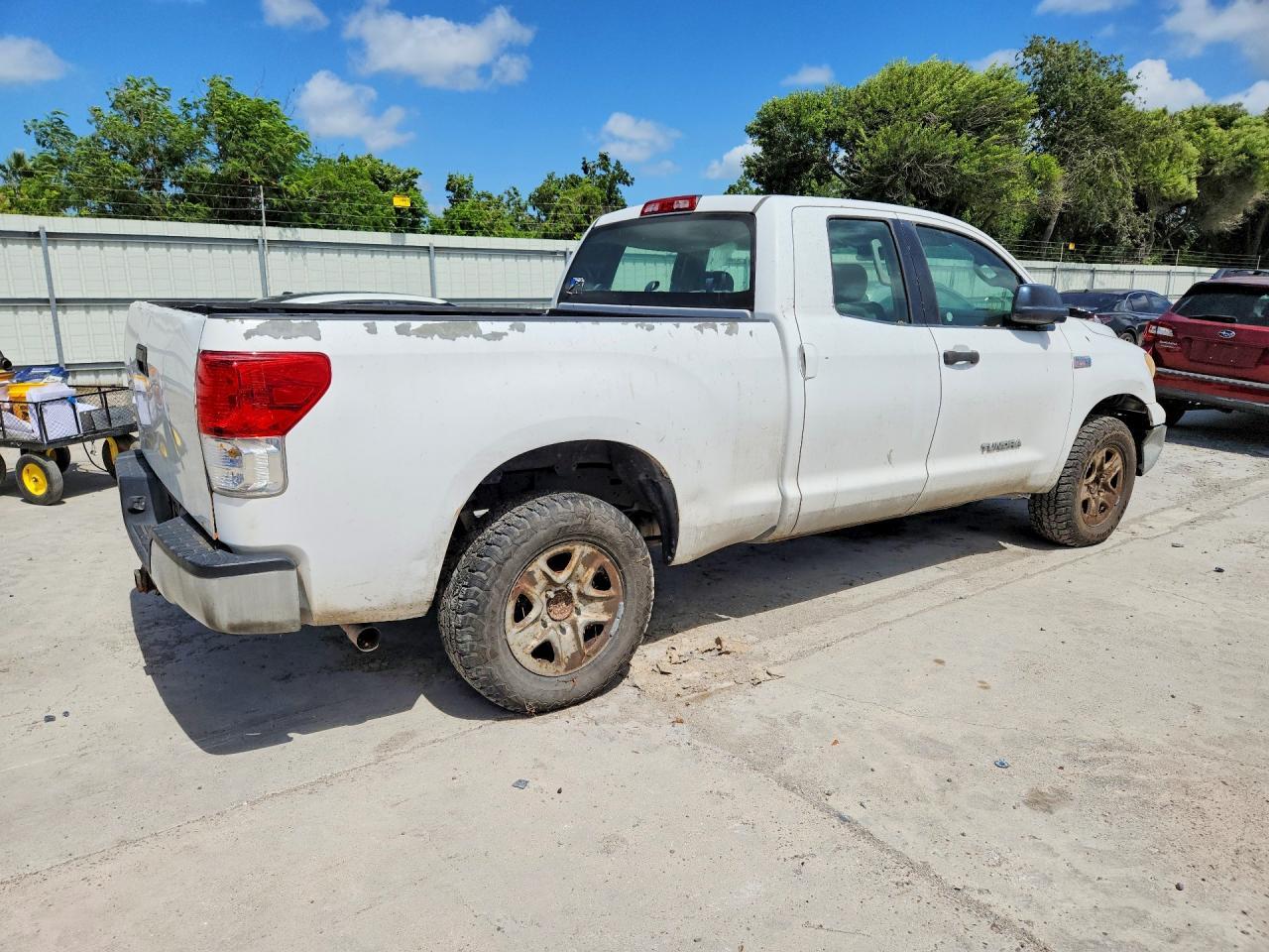 2011 TOYOTA TUNDRA