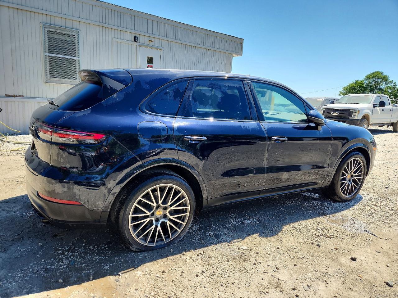 2022 PORSCHE CAYENNE